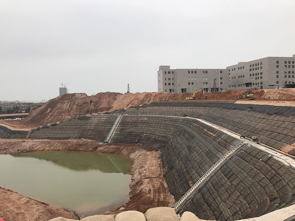 狗眠岭水库边坡加筋项目-南昌球盟会环？？？？萍脊煞萦邢薰